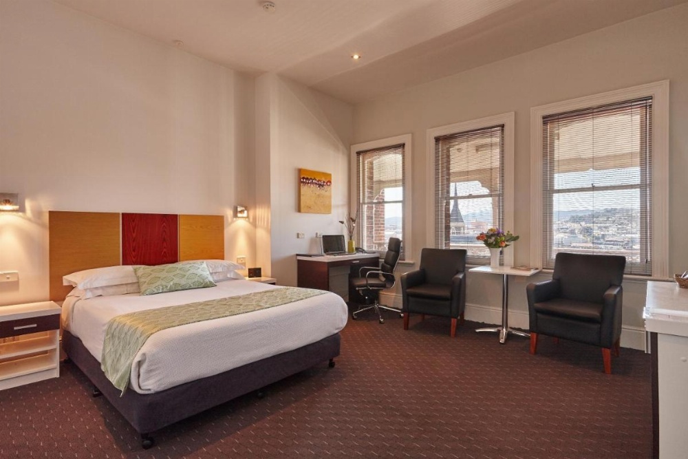 Deluxe Queen Room with City View