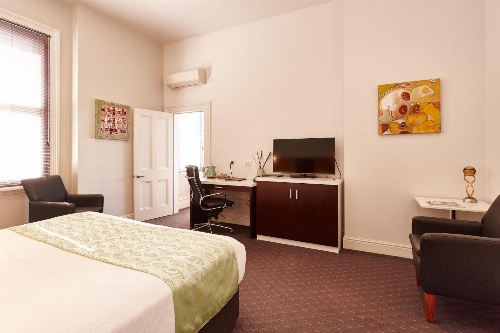 Auldington Hotel image 2